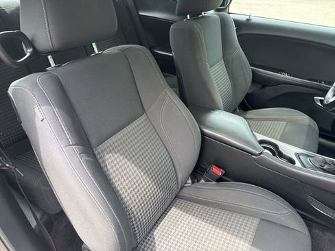 Used 2018 Dodge Challenger R/T w/ Driver Convenience Group RWD image 16