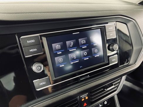 Used 2024 Volkswagen Jetta SE image 26