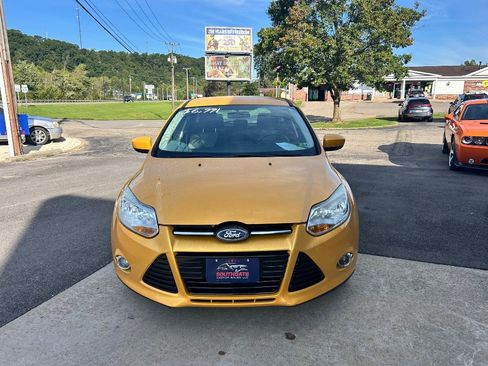 Used 2012 Ford Focus SE FWD image 2