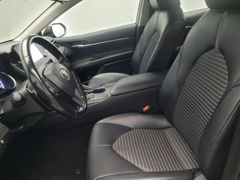 Used 2021 Toyota Camry SE FWD image 17