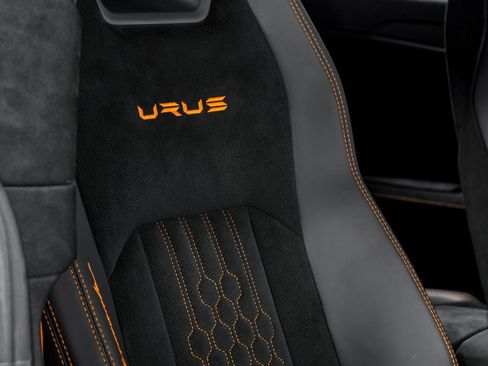 Used 2024 Lamborghini Urus Performante AWD/4WD image 42