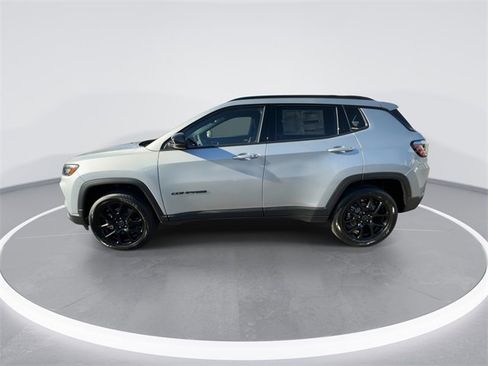 New 2026 Jeep Compass Latitude image 5
