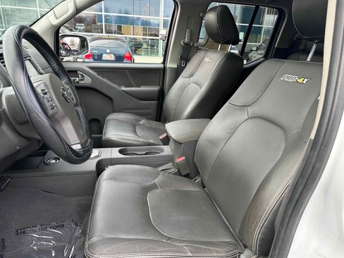 Used 2020 Nissan Frontier PRO-4X w/ Pro-4x Utility Package image 23