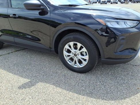 Used 2023 Ford Escape Active w/ Tech Pack #1 AWD/4WD image 4