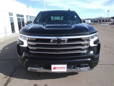 Used 2023 Chevrolet Silverado 1500 High Country w/ High Country Premium Package image 3