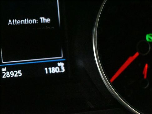 Used 2021 Volkswagen Tiguan S image 3