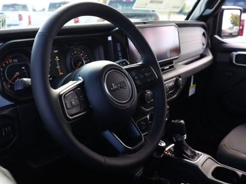 New 2025 Jeep Gladiator Willys image 14