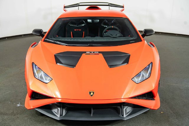 Used 2022 Lamborghini Huracan STO RWD image 3