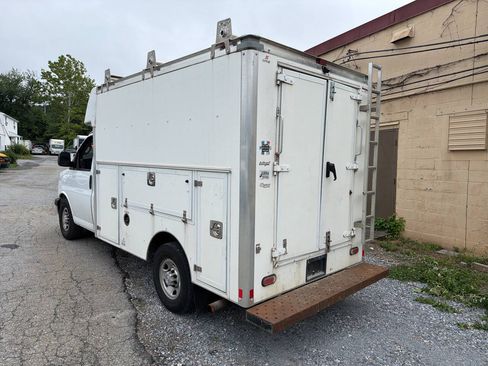 Used 2019 Chevrolet Express 3500 w/ Power Convenience Package RWD image 9