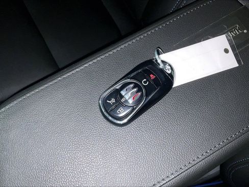 Used 2025 Buick Envista Sport Touring w/ Convenience I Package FWD image 14