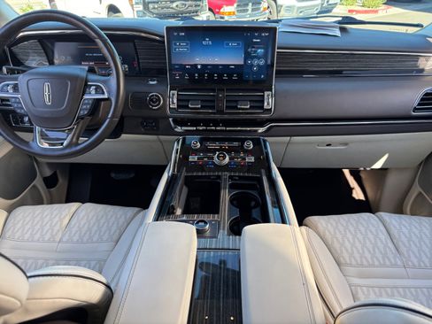Used 2022 Lincoln Navigator Black Label image 20