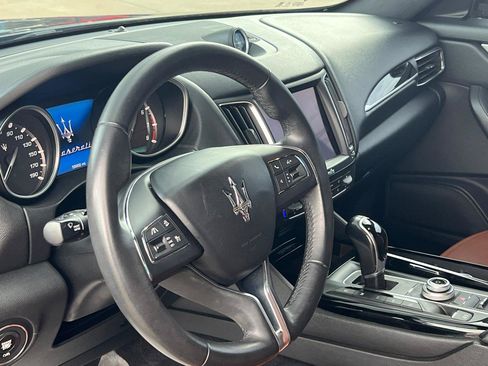 Used 2018 Maserati Levante AWD/4WD image 22