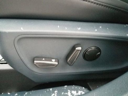 New 2025 Ford Maverick Lariat w/ Black Appearance Package image 16