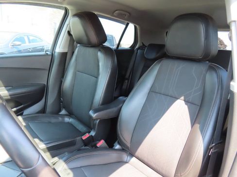 Used 2019 Chevrolet Trax LT w/ LT Convenience Package AWD/4WD image 44