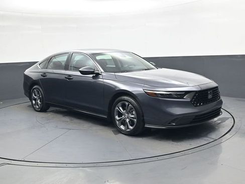 Used 2023 Honda Accord EX image 2