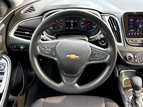 Used 2024 Chevrolet Malibu LT image 17