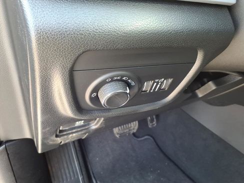 New 2026 Jeep Grand Cherokee Altitude AWD/4WD image 9