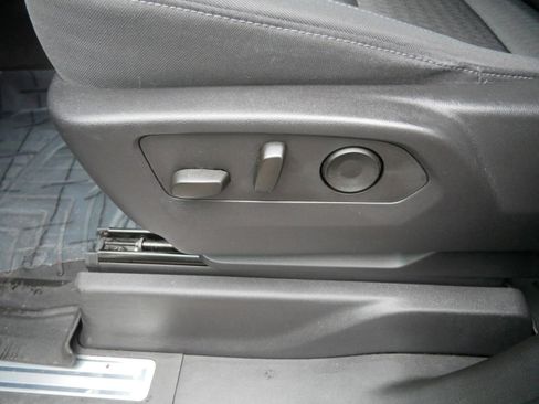 Used 2023 Chevrolet Silverado 1500 LT image 16