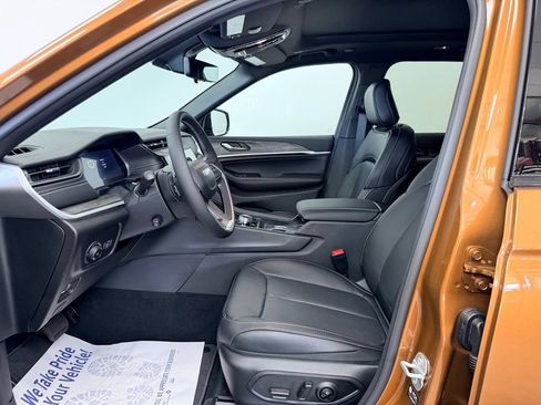 New 2026 Jeep Grand Cherokee Limited AWD/4WD image 3