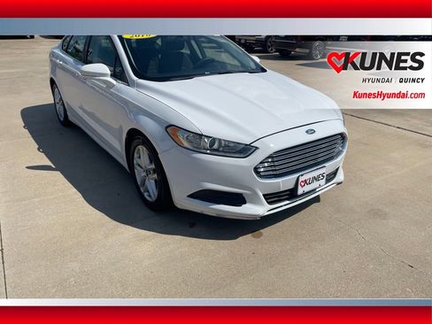 Used 2016 Ford Fusion SE FWD image 1