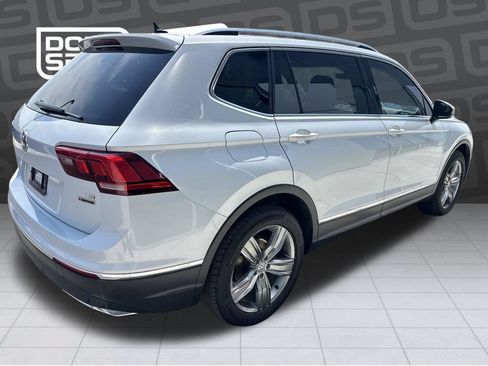 Used 2018 Volkswagen Tiguan SEL Premium AWD/4WD image 4