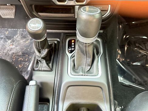 Used 2020 Jeep Gladiator Overland AWD/4WD image 17