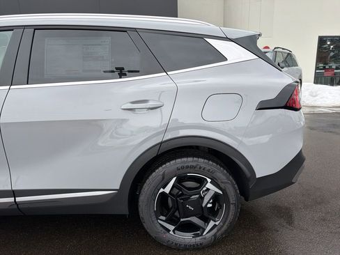 New 2026 Kia Sportage EX image 10