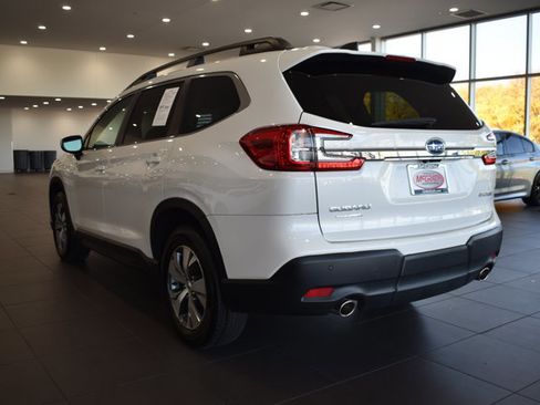 Used 2024 Subaru Ascent Premium w/ Convenience Package image 9