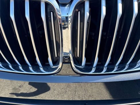 Used 2019 BMW X5 xDrive40i w/ Convenience Package AWD/4WD image 9