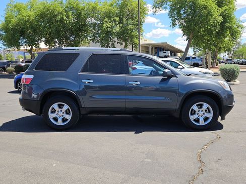 Used 2011 GMC Acadia SL w/ Preferred Package FWD image 4