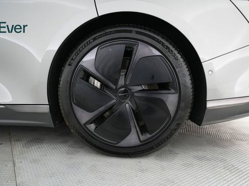 Used 2023 Lucid Air Touring image 9