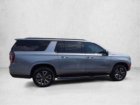 Used 2022 Chevrolet Suburban Z71 w/ Z71 Off-Road Package AWD/4WD image 4