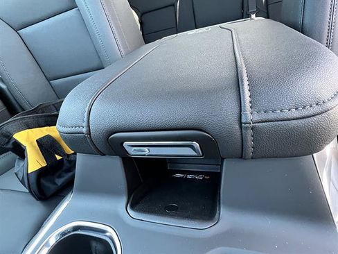New 2026 Chevrolet Silverado 1500 LT w/ Leather Package AWD/4WD image 15