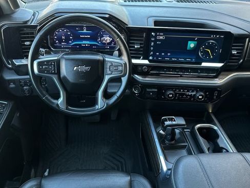 Used 2024 Chevrolet Silverado 1500 LT Trail Boss w/ Convenience Package II AWD/4WD image 19