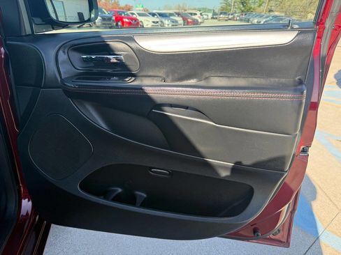 Used 2019 Dodge Grand Caravan GT image 14