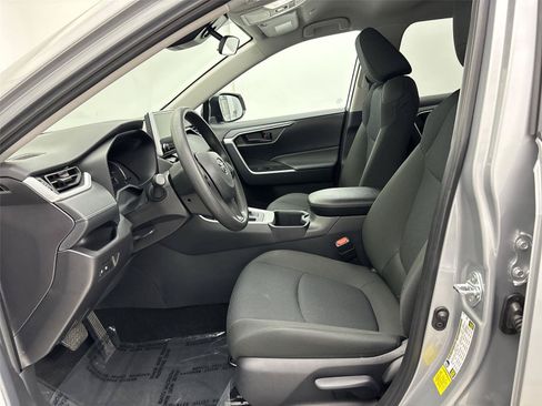 Used 2025 Toyota RAV4 LE AWD/4WD image 25