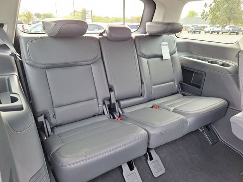 New 2025 Ford Expedition Active image 21