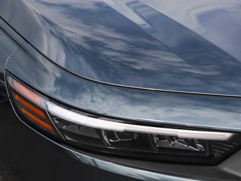 Used 2023 Honda Accord EX image 6