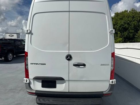 Used 2023 Mercedes-Benz Sprinter 2500 w/ Dashboard Charging Package image 11