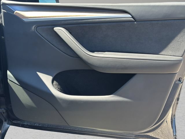 Used 2024 Tesla Model Y Long Range AWD/4WD image 12