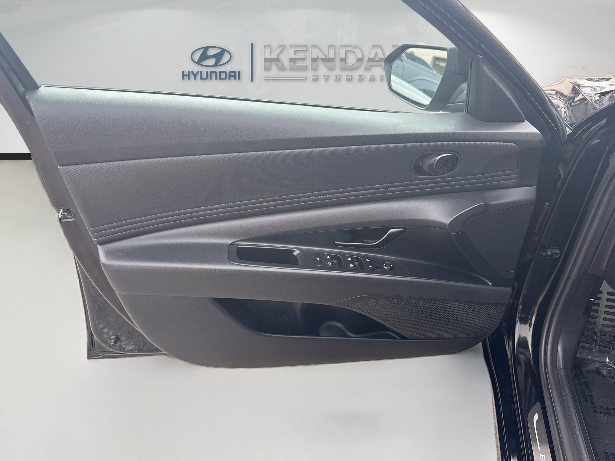 Used 2025 Hyundai Elantra Sport FWD image 17
