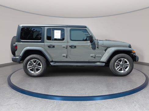 Used 2022 Jeep Wrangler Unlimited Sahara w/ Cold Weather Group AWD/4WD image 4