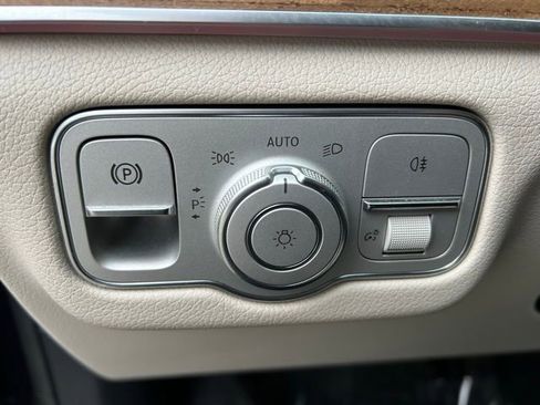 Used 2022 Mercedes-Benz GLE 350 4MATIC image 23