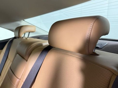 Used 2018 Lexus ES 350 w/ Luxury Package w/Wood Trim image 20