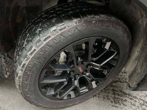 Used 2024 GMC Sierra 1500 Denali w/ Technology Package image 13