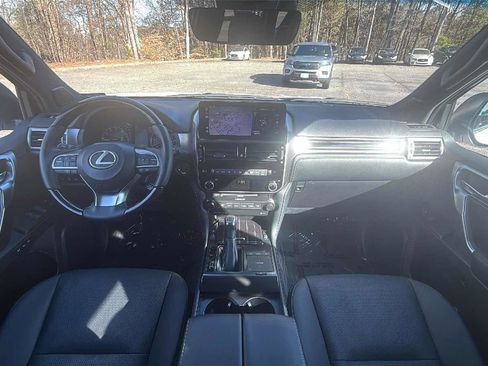 Used 2023 Lexus GX 460 Premium image 12