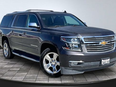 Used 2017 Chevrolet Suburban Premier AWD/4WD image 38