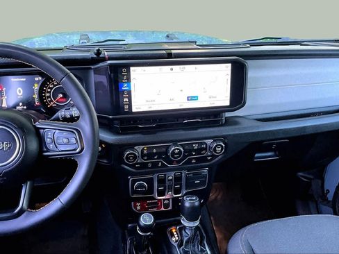 Used 2024 Jeep Wrangler Unlimited Sport AWD/4WD image 7