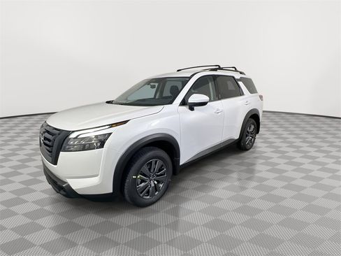 New 2025 Nissan Pathfinder SV image 4