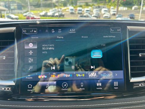 Used 2022 Chrysler Pacifica Touring-L FWD image 31
